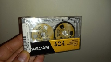 Nowa kaseta TASCAM 424 szpulki R2R