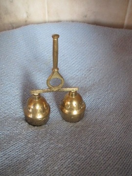 Dzwonek mosiężny bliźniaczy wys. 13 cm.