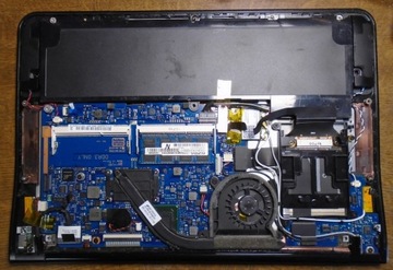 Laptop Samsung  NP900X3A na części