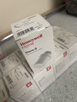 Głowica termostatyczna Honeywell thera 6