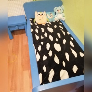 IKEA łóżko dziecięce +stolik nocny 