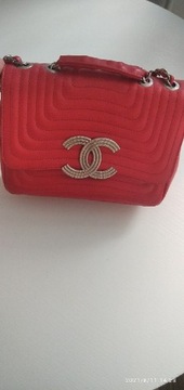 Torebka Chanel czerwona na łańcuszku mała