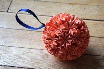 Bombka origami w kolorze pomarańczowym