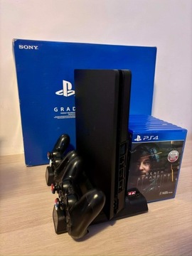 PlayStation 4 Slim 500GB +2 pady +10 gier +stacja