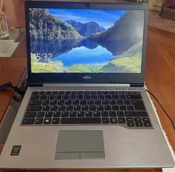 Tani Laptop fujitsu lifebook u745 i5 256GB 8GB