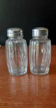 Solniczka pieprzniczka szklana / pojemniki na sól 