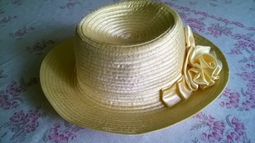 Elegancki kapelusz na lato
