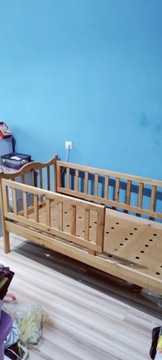 Łóżko dziecięce drewniane 