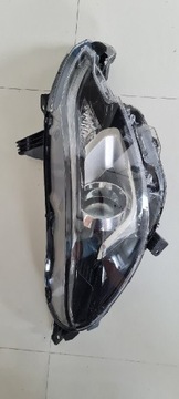 Lampa przednia prawa PEUGEOT 108 