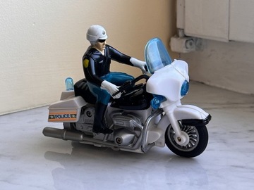 Motor Harley Policja 1:18 z policjantem Everbright