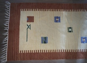Dywanik-kilim z frędzlami