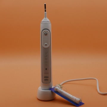 Szczoteczka Oral-b Genius X white