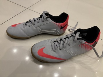 Nike buty halówki jak nowe 40,5