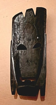 Afrykańska maska z drewna