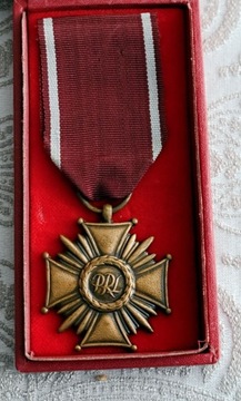 Brązowy Krzyż Zasługi - legitymacja