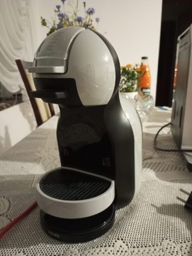 Ekspres do kawy automatyczny  Dolce Gusto mini me 