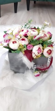 Flowerbox szary welur kwiaty prezent ślub i inne 