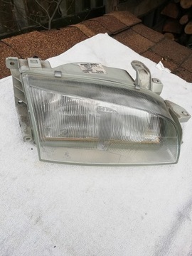 Lampa prawa Toyota Carina II