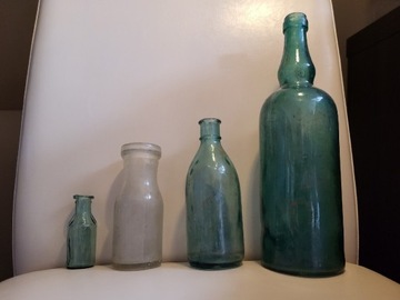 Stare zabytkowe butelki szklane