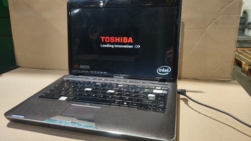 Laptop Toshiba Satellite u500/ram 2g