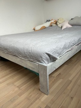 Drewniane łóżko z materacem ręczej roboty 170x210
