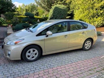 samochód Toyota Prius