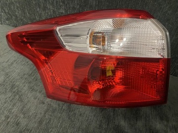 Ford focus mk3 kombi lampa tylna tył lewa narożnik