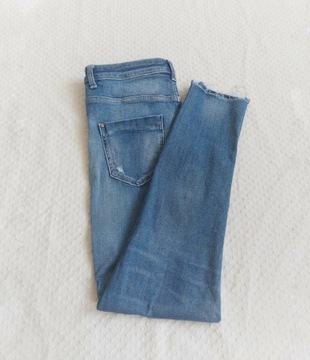 Skinny jeans rurki z dziurami przetarciami Zara L