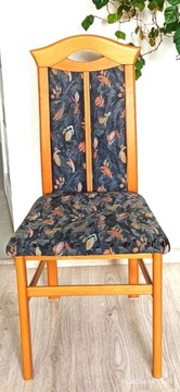 Stół z krzesłami tapicerowanymi