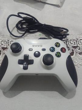 Kontroler przewodowy "PC/Xbox"