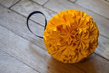 Bombka origami w kolorze ciepłym żółtym