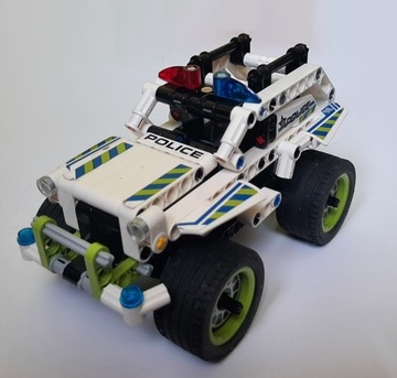 LEGO Technic Radiowóz pościgowy 42047