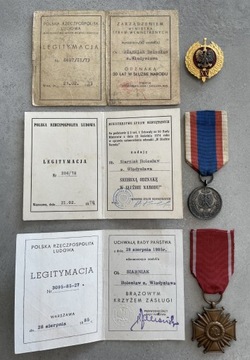 Zestaw medali odznaka PRL z legitymacjami po jednej osobie milicja MSW