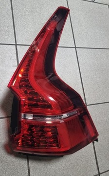 Lampa prawa tył volvo xc60