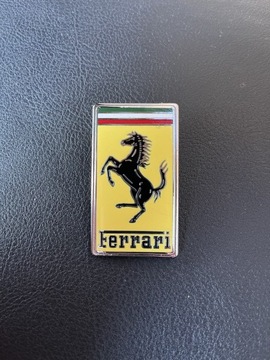 Znaczek emblemat Ferrari California T