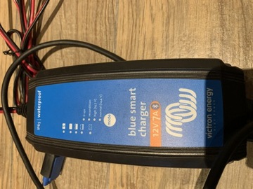 Ładowarka do akumulatora Blue Smart Charger 12V/7A