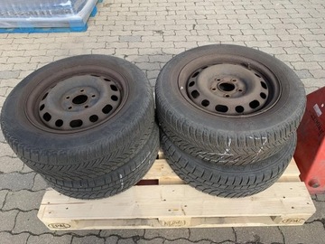 Opona zimowa felga stalowa używana 165/65 R15 4szt