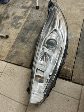 Lampa przednia lewa Ford fiesta 2013 -17