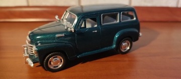Chevrolet Suburban 1950 r skala 1/36 Kismart