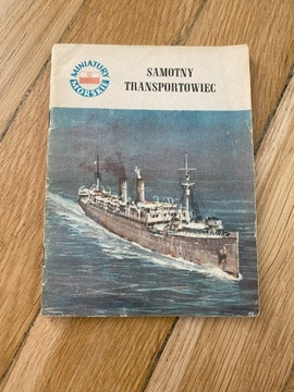 Miniatury morskie - Samotny transportowiec