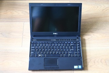 Laptop DELL Vostro 3300