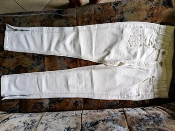 LEVI'S, jeansy białe, rurki, pas 86 cm, jak nowe