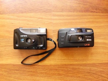 Dwa małoobrazkowe aparaty fotograficzne