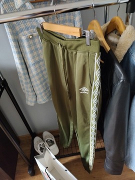 Spodnie dresowe Umbro damskie khaki 