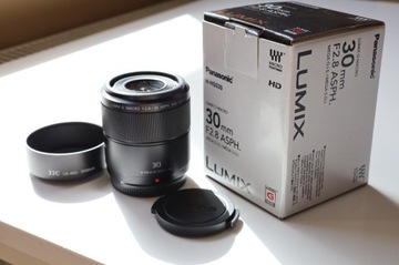 Panasonic Lumix 30mm f/2.8 Macro Asph. M.O.I.S.