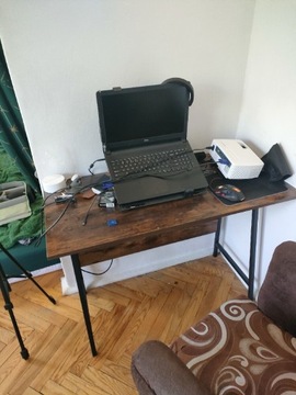 Biurko dla laptopa