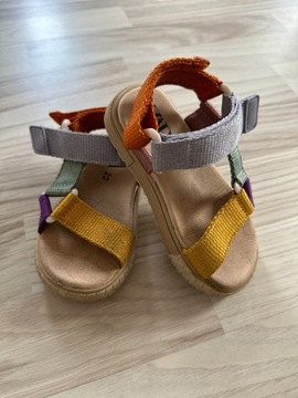 Kolorowe sandały dla dziewczynki Zara 22