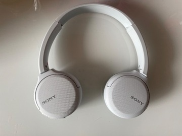 Słuchawki bezprzewodowe marki SONY
