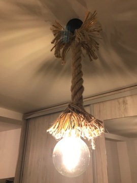Lampa z liny jutowej wisząca z żarówka 