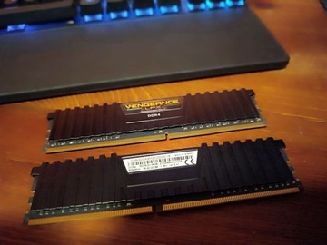 corsair vengeance lpx ddr 3000 cl16 32GB RAM